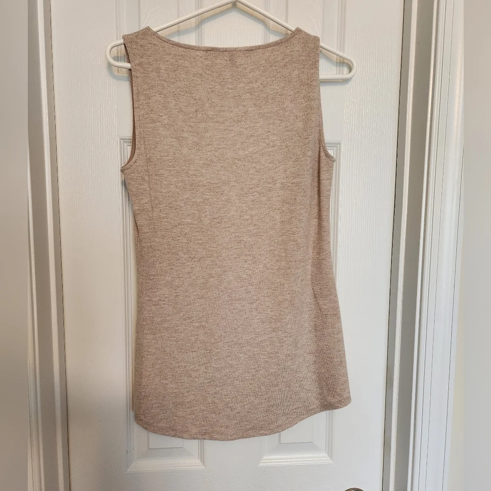 WHBM Scoop Neck Knit Tank NWT, Size XS - Picture 2 of 4